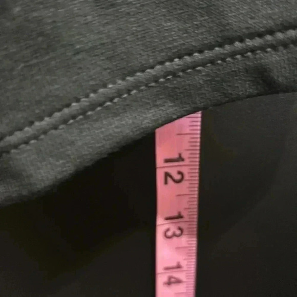 Puma Holographic Puma Logo shorts, elastic waist, black cotton/poly - Picture 6 of 8